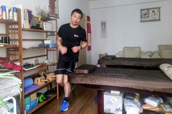 Man runs marathon in apartment as China fights virus with exercise
