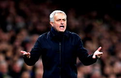 Mourinho warns of Tottenham’s collapse as Lampard wins again
