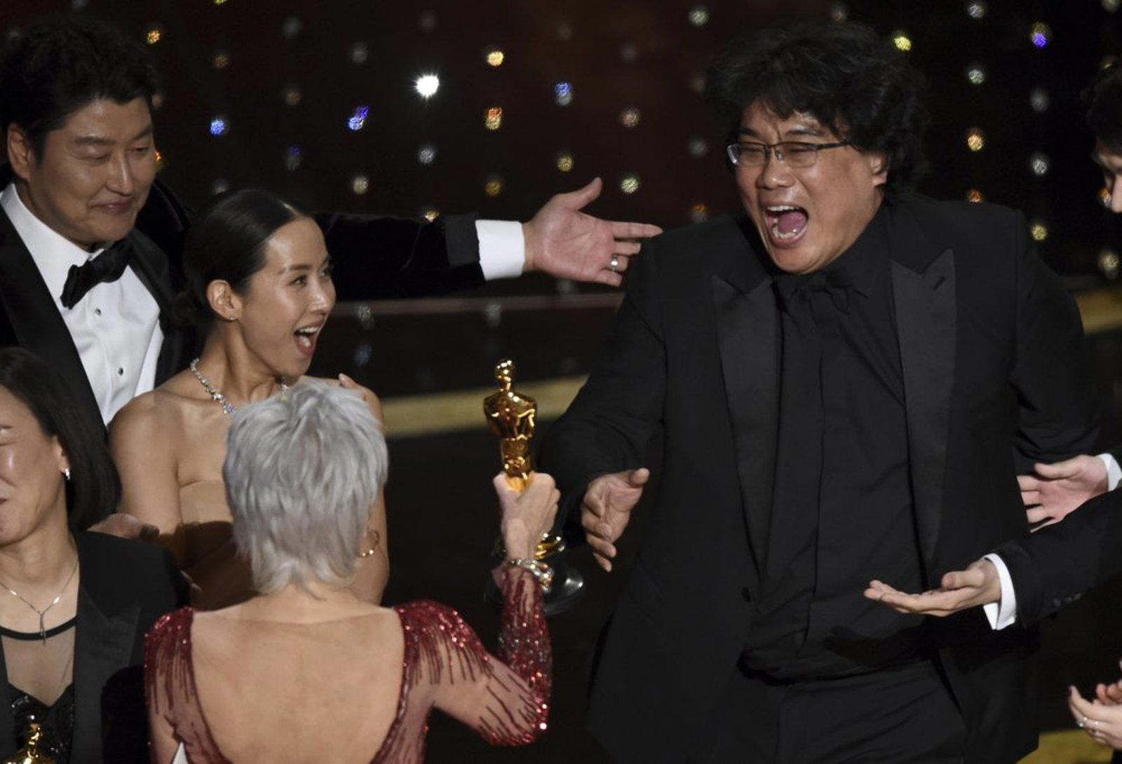 Making Oscar history, ‘Parasite’ wins best picture