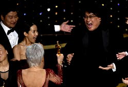 Making Oscar history, ‘Parasite’ wins best picture