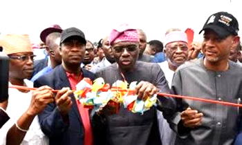 Lagos govt. inaugurates 11 roads, classrooms in Bariga