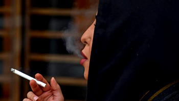 Saudi women smoke in public to ‘complete’ their freedom