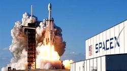 SpaceX announces partnership to send 4 tourists into deep orbit