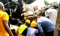 Container-laden truck kills woman, traps 2 others in Lagos