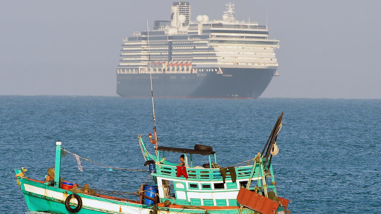 US cruise ship blocked over virus fears to dock in Cambodia