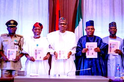 Buhari officially presents to Public, Nigeria Visa Policy (Photos)