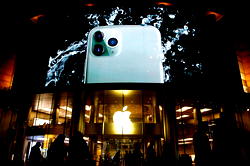 Apple to close all China mainland stores due to virus outbreak