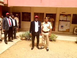 EFCC, NIS move to check illegal cash haulage through borders