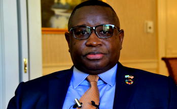 Virus-free Sierra Leone shuts borders after Guinea, Liberia closures