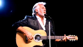 Country music legend Kenny Rogers dies at 81