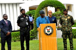 COVID-19: Sanwo-Olu orders eateries to only serve food in takeaway packages