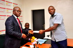 Contributory Pension Scheme: Obaseki presents N6.97m to families of deceased civil servants