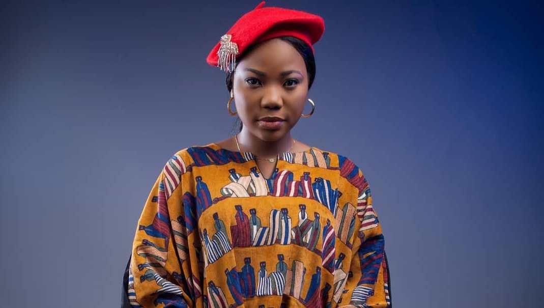 Gospel singer, Mercy Chinwo asked to stop dressing seductively