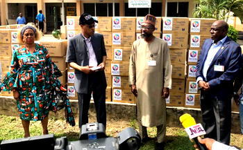 COVID-19: Adeboye donates surgical masks, hand gloves to Lagos govt