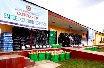 COVID-19 RELIEF ITEMS CHAOS: 300 persons get one loaf of bread, two sachets of tomato paste