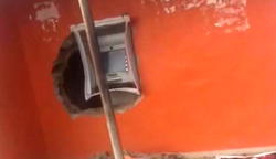 Video: Suspected thieves burgle ATM in Uniosun