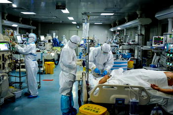 Covid-19: Israeli hospital lets families bid farewell to dying patients