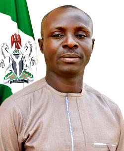 Easter: AMAC councilor donates 10 bags of rice, cash, others to ward
