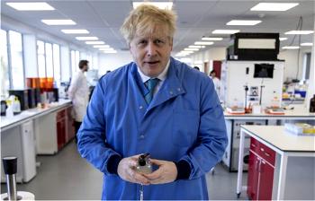 PHOTOS: Hero nurses who Boris Johnson said ‘stood by his ICU bedside for 48 hours’