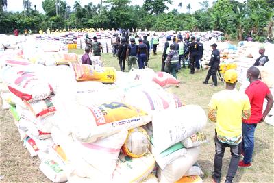 Governor Wike distributes foodstuffs to the People of Omuma LGA