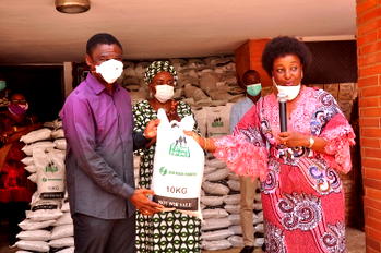 COVID-19: Aisha Buhari donates 1,000 bags of 10kg rice to Edo
