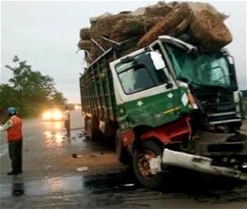1 dead, 3 injured in Lagos-Ibadan expressway accident