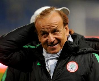 Sodje slams NFF over Rohr’s contract handling