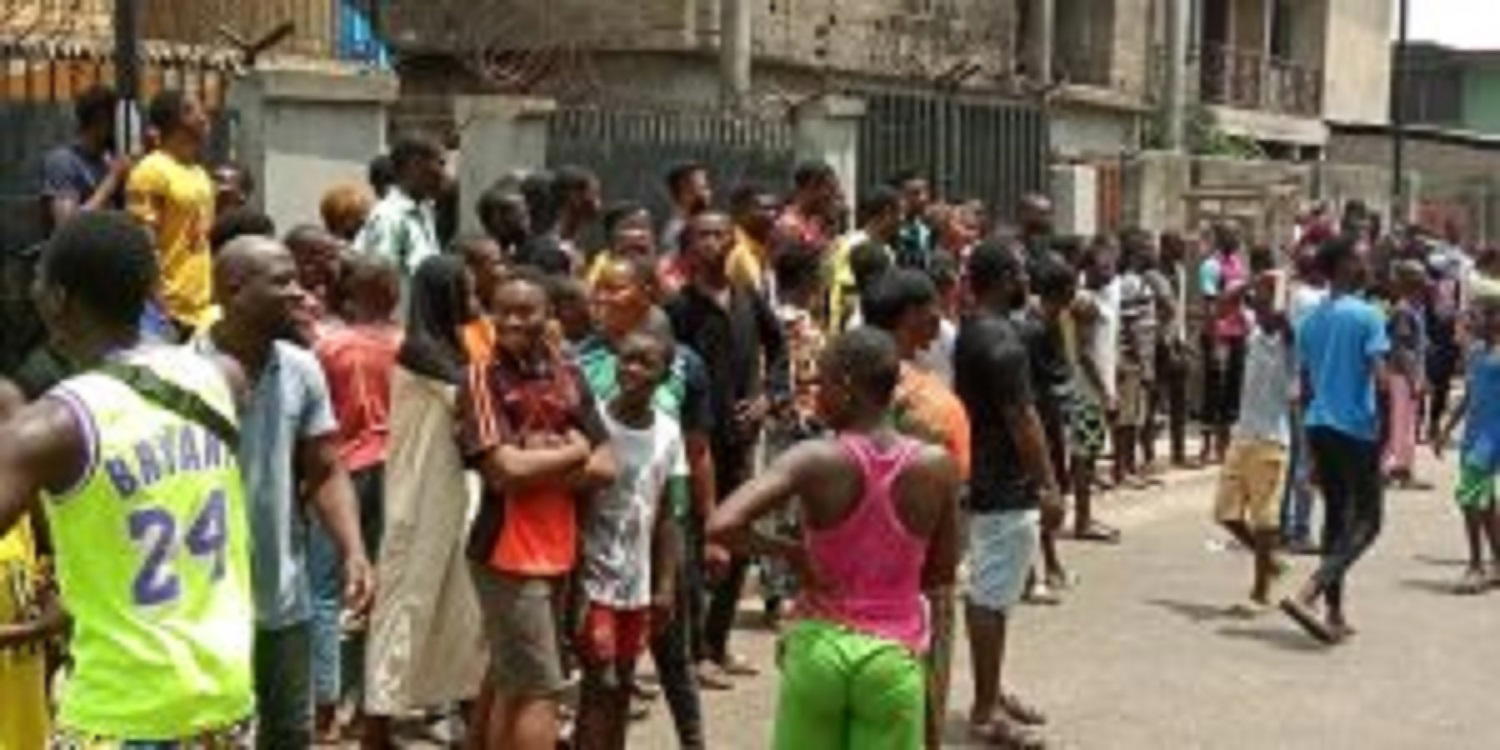 How ‘Naira Marley’ fans stormed court in support of singer, as Lagos drops case