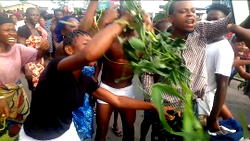 PHOTOS: Rage as Sapele protests lockdown