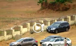 [VIDEOS] Kyari’s funeral: Man removes protective coat in public