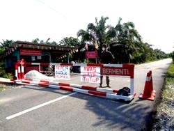 Malaysia extends movement curbs until April 28 to curb coronavirus