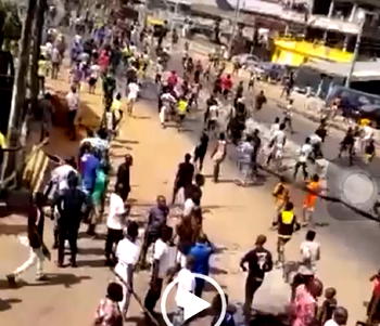 VIDEOS: Mushin residents take war to visiting 1 Million Boys