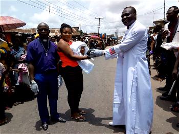 Church distributes food stuff, Vitamin .C to over 2000 Lagosians