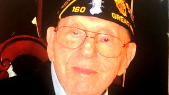Philip Kahn: Virus kills WWII veteran 100 years after twin died of Spanish flu