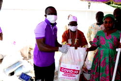 COVID-19 lockdown: RevolutionPlus distributes palliatives to 1,000 Lagos households
