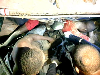 COVID-19 lockdown: Fallen truck crushes 6 to death in Lagos
