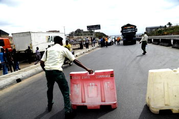 Nigerians stranded as states close doors over coronavirus