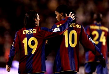 Messi denies paying for Ronaldinho’s bail, Inter link