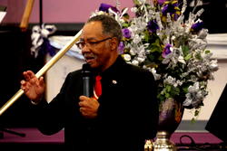 Virginia pastor who defiantly held church service dies of coronavirus