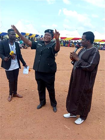 Bishop Sam Zuga heals Policewoman with Issue of blood