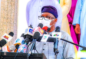 Governor, political stalwart in verbal war over COVID-19 palliatives
