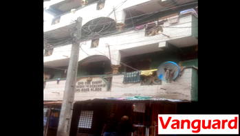 Imminent building collapse: LASEMA seals off building, evacuates residents in Lagos Island