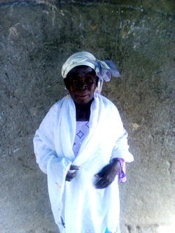 85yrs old grandmother expresses joy over road construction in Bauchi, begs to meet governor