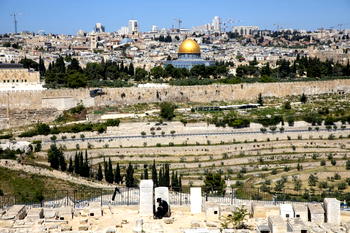 Even in pandemic, Jews flown to Jerusalem for burial