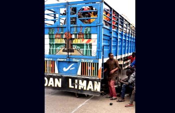 Kwara police intercepts 50 passengers from Zamfara hidden inside trailer load of fruits