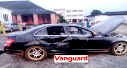 Man drives recklessly into Ooni’s palace, damages gates, two vehicles