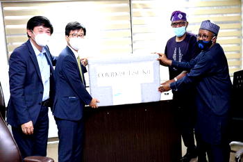 Samsung Heavy Industries hands over 5,000 COVID-19 test kits to Nigeria