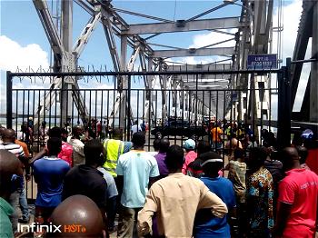 COVID-19: We did not erect concrete slabs at Onitsha head bridge — Anambra Govt