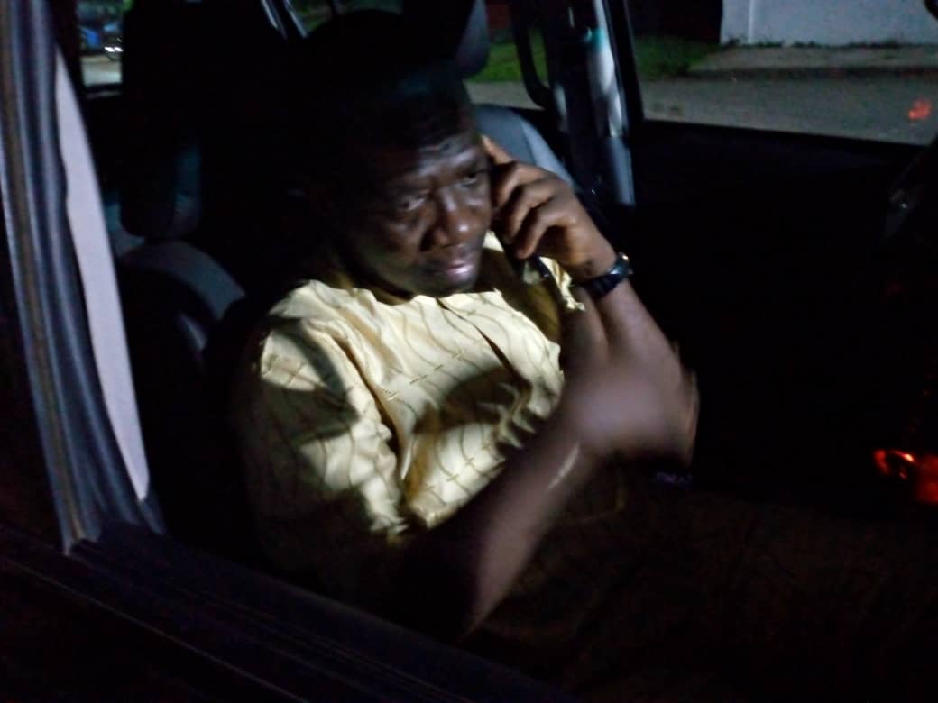 VIDEO: Ondo Deputy governor blocked from removing personal belongings out of government house