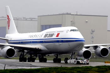 US will allow limited flights by Chinese airlines, not ban